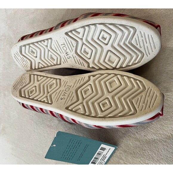Women's Toms NEW size 7.5 Red/White Holiday Candy Cane Print Glitter Slip On - Picture 9 of 10